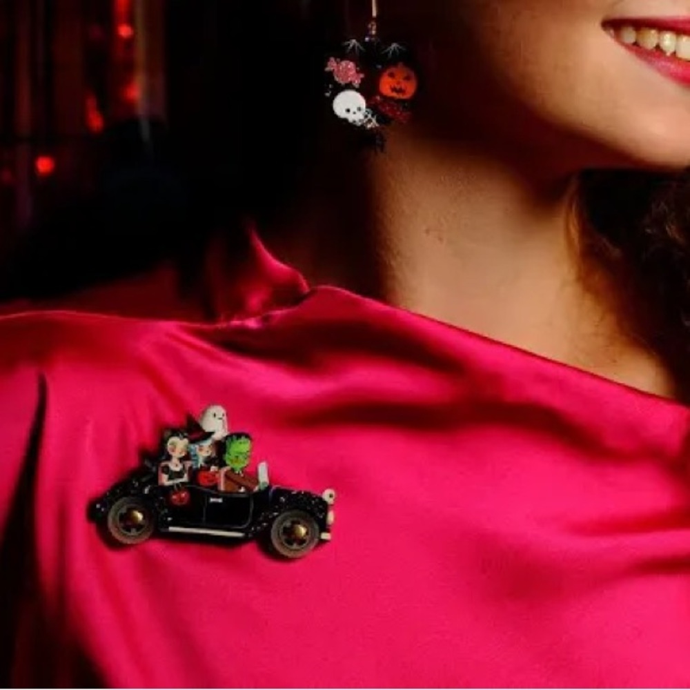 New “Frankenstein's car brooch” by LaliBlue - Picture 5 of 7